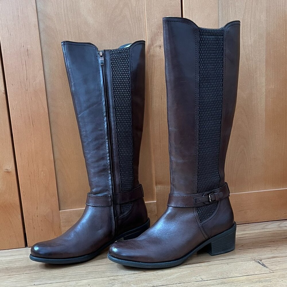 Riding boots